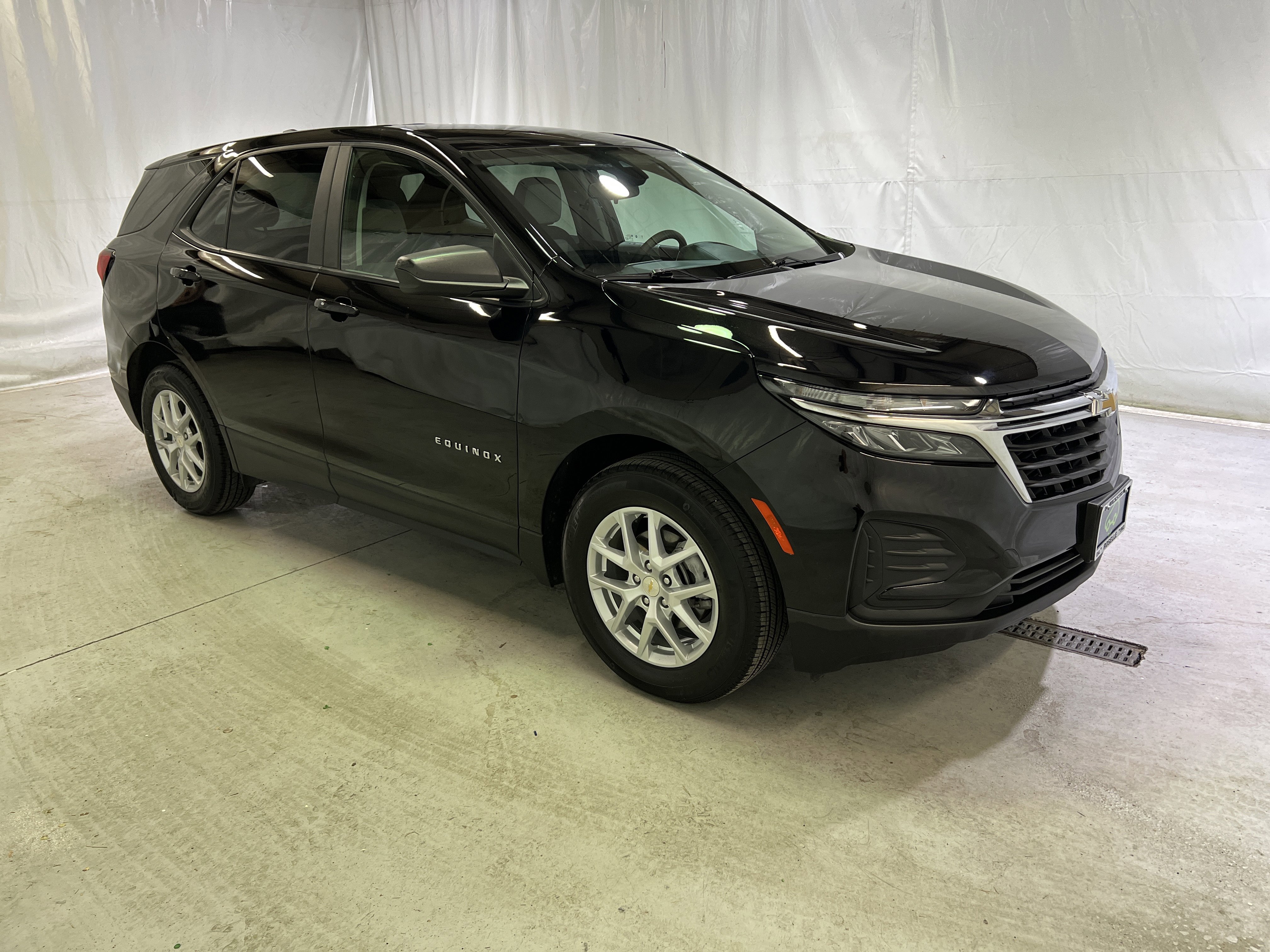 Certified 2023 Chevrolet Equinox LS w/ LS Convenience Package image 2