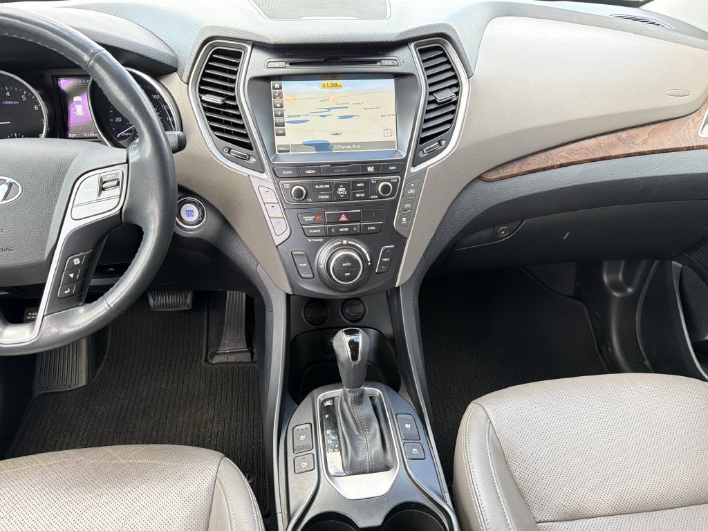 Used 2017 Hyundai Santa Fe FWD image 22