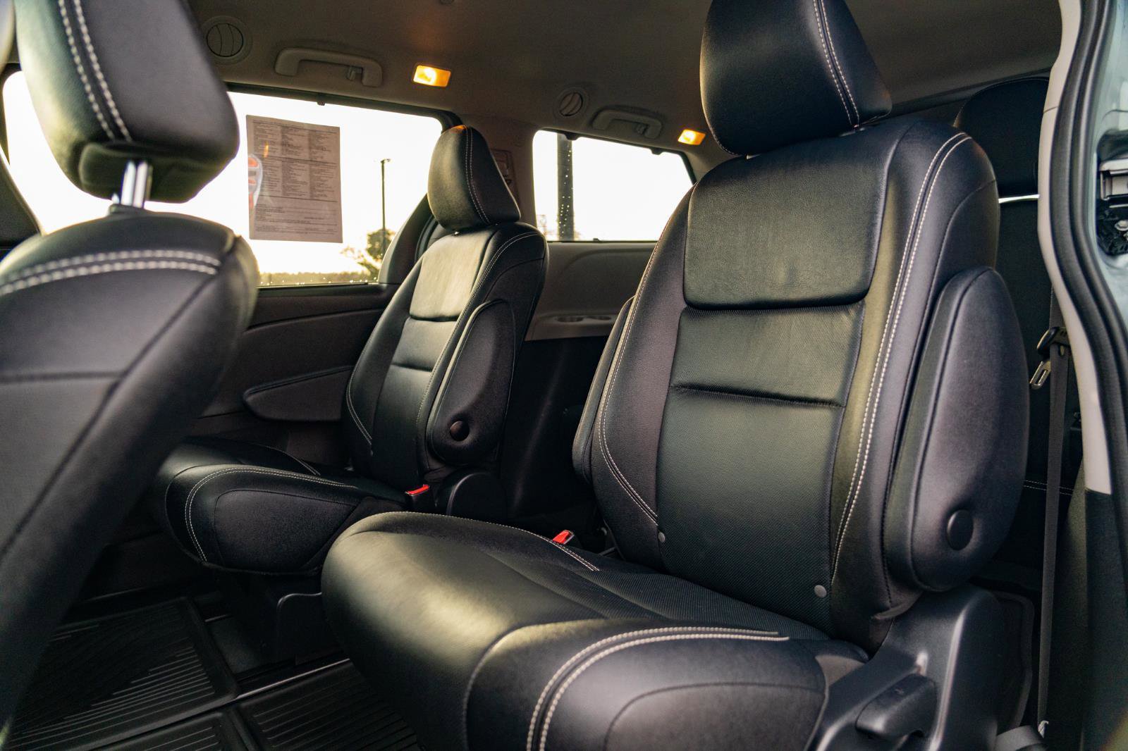 Used 2020 Toyota Sienna SE AWD/4WD image 18