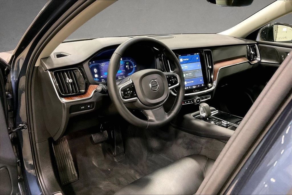 Certified 2024 Volvo S60 T8 Plus w/ Climate Package AWD/4WD image 17