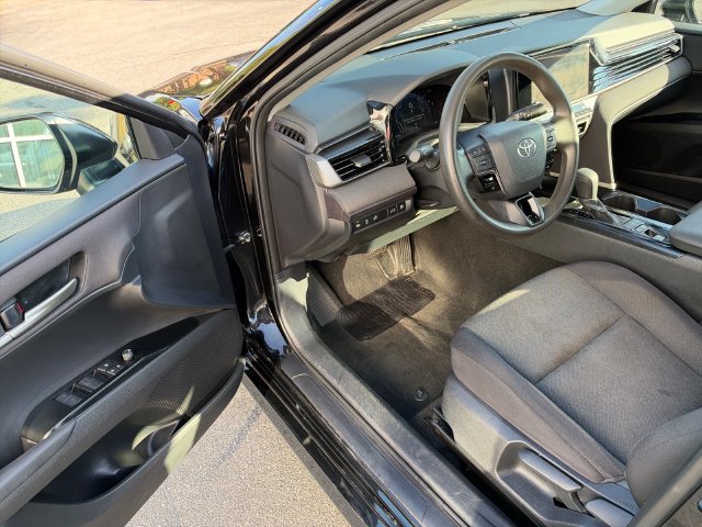 Used 2025 Toyota Camry LE FWD image 10