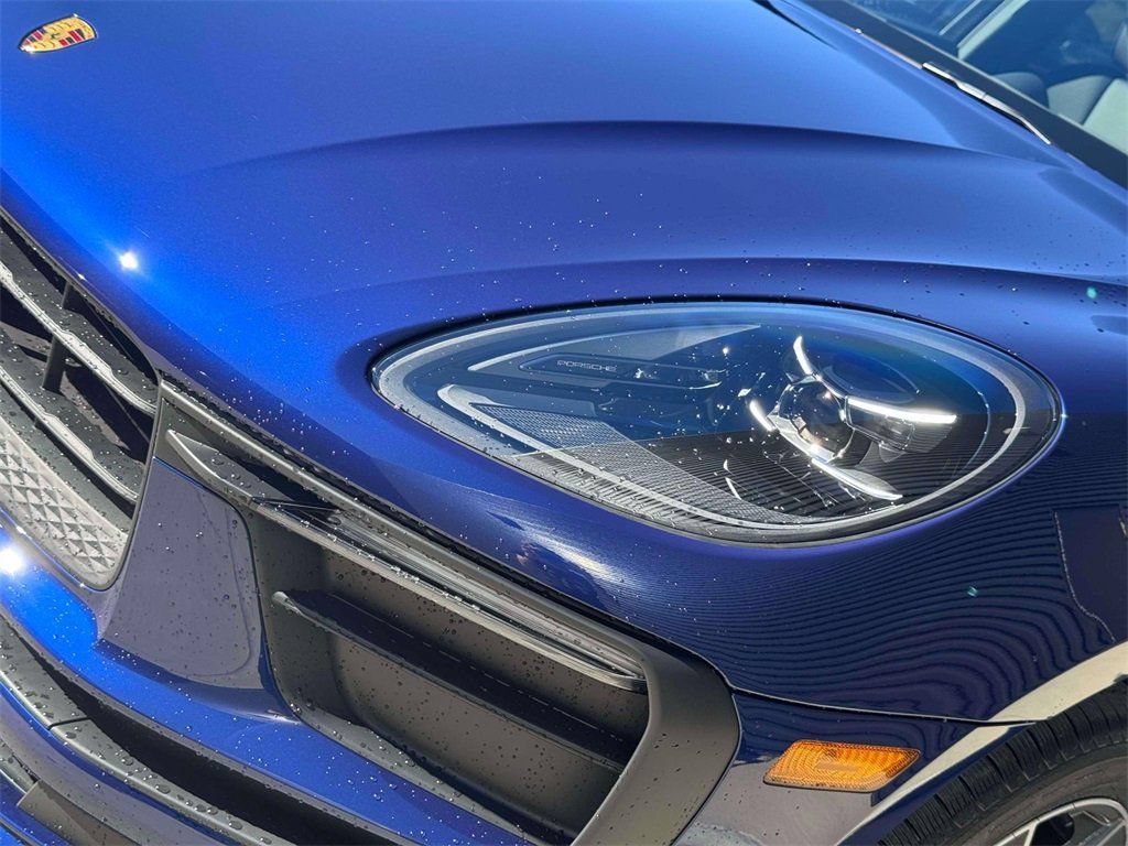New 2026 Porsche Macan AWD/4WD image 13