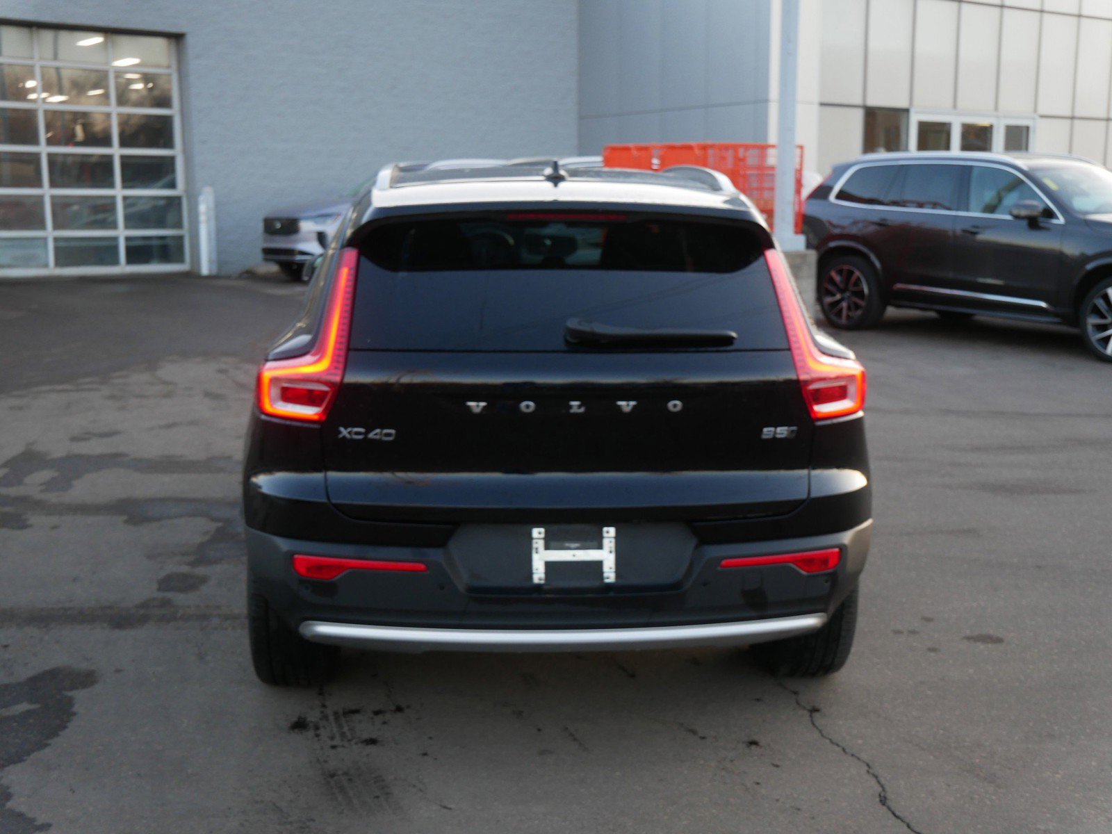 Used 2025 Volvo XC40 B5 Plus image 6