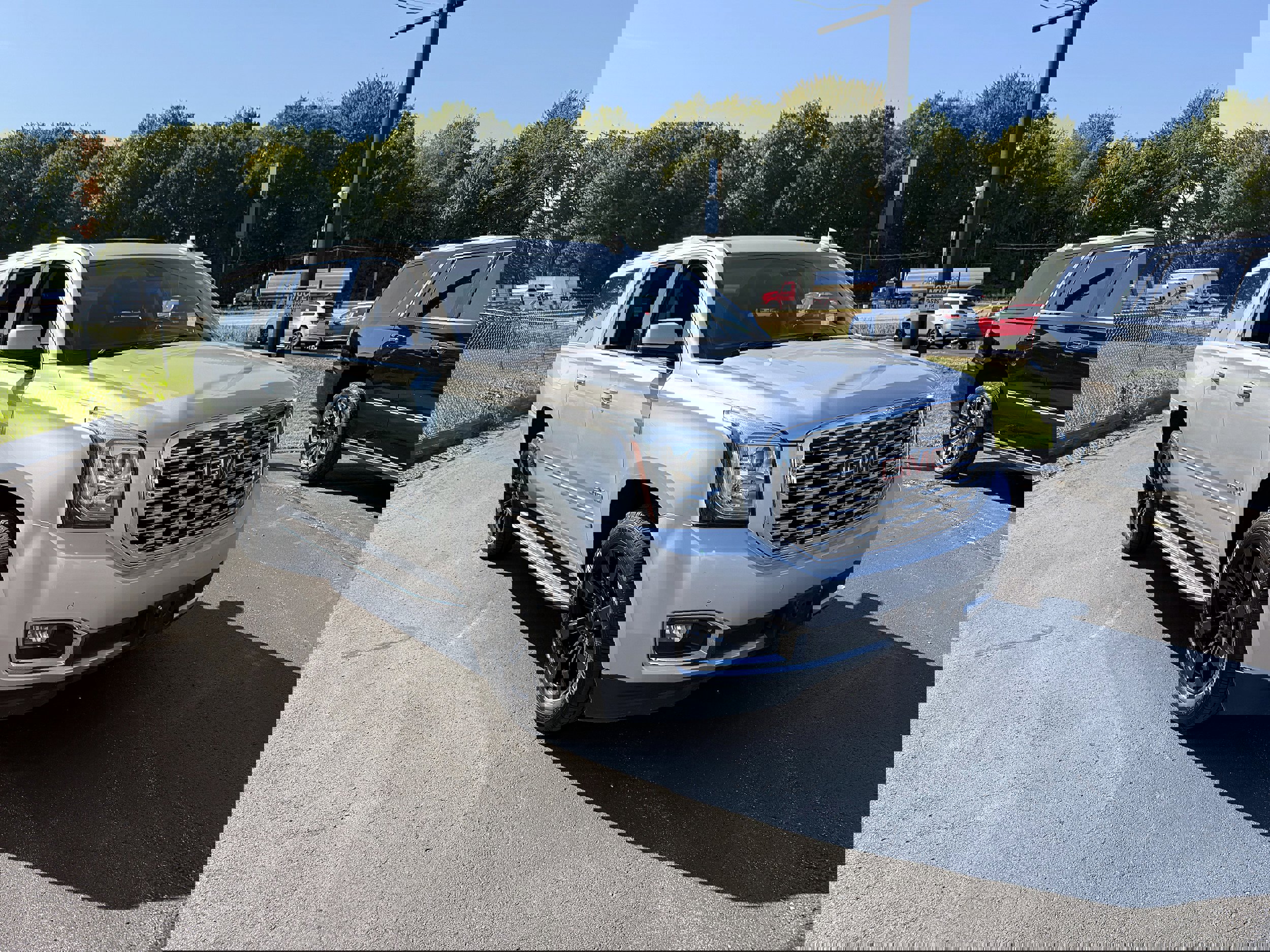 Used 2020 GMC Yukon XL Denali image 3