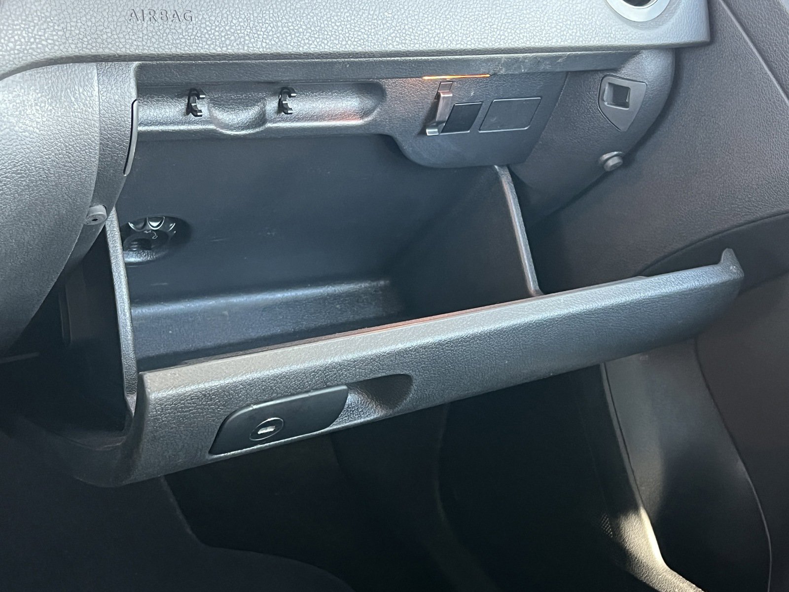 Used 2018 Volkswagen Tiguan Limited image 20