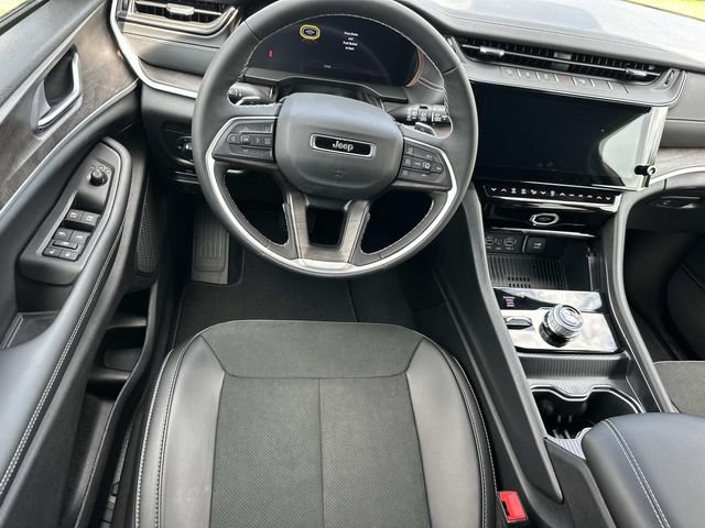 New 2026 Jeep Grand Cherokee Altitude AWD/4WD image 16