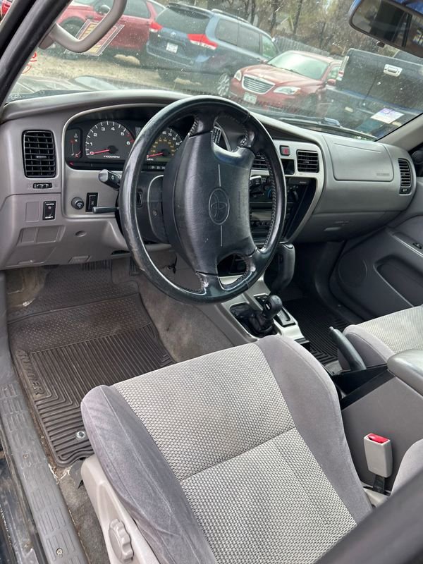 Used 2002 Toyota 4Runner SR5 image 2