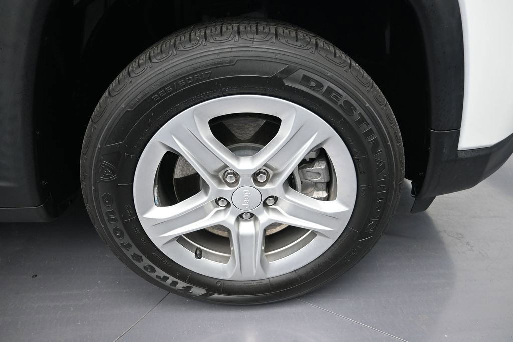 Used 2024 Jeep Compass Latitude AWD/4WD image 9