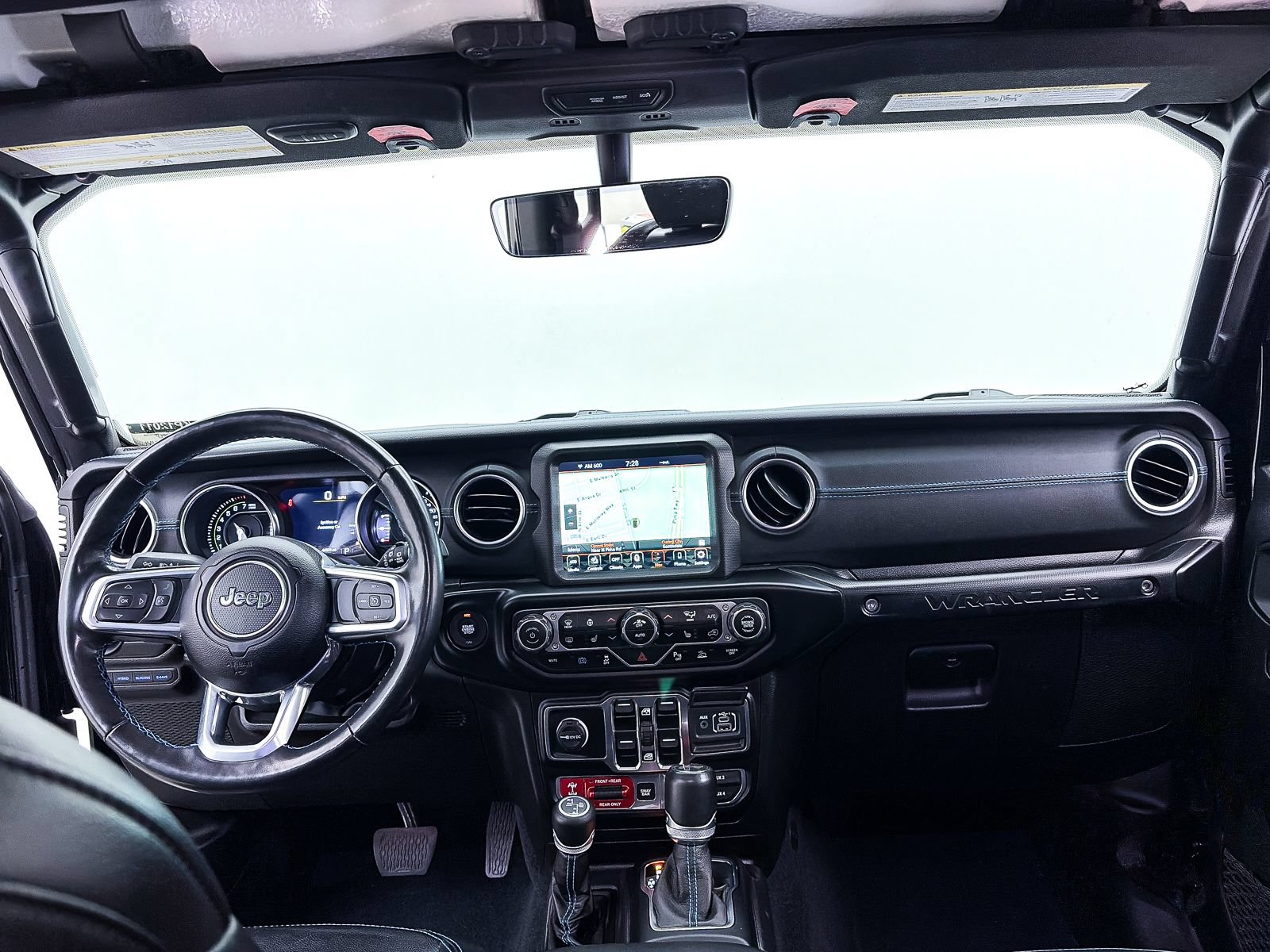 Used 2022 Jeep Wrangler Unlimited Rubicon 4xe w/ Cold Weather Group AWD/4WD image 30