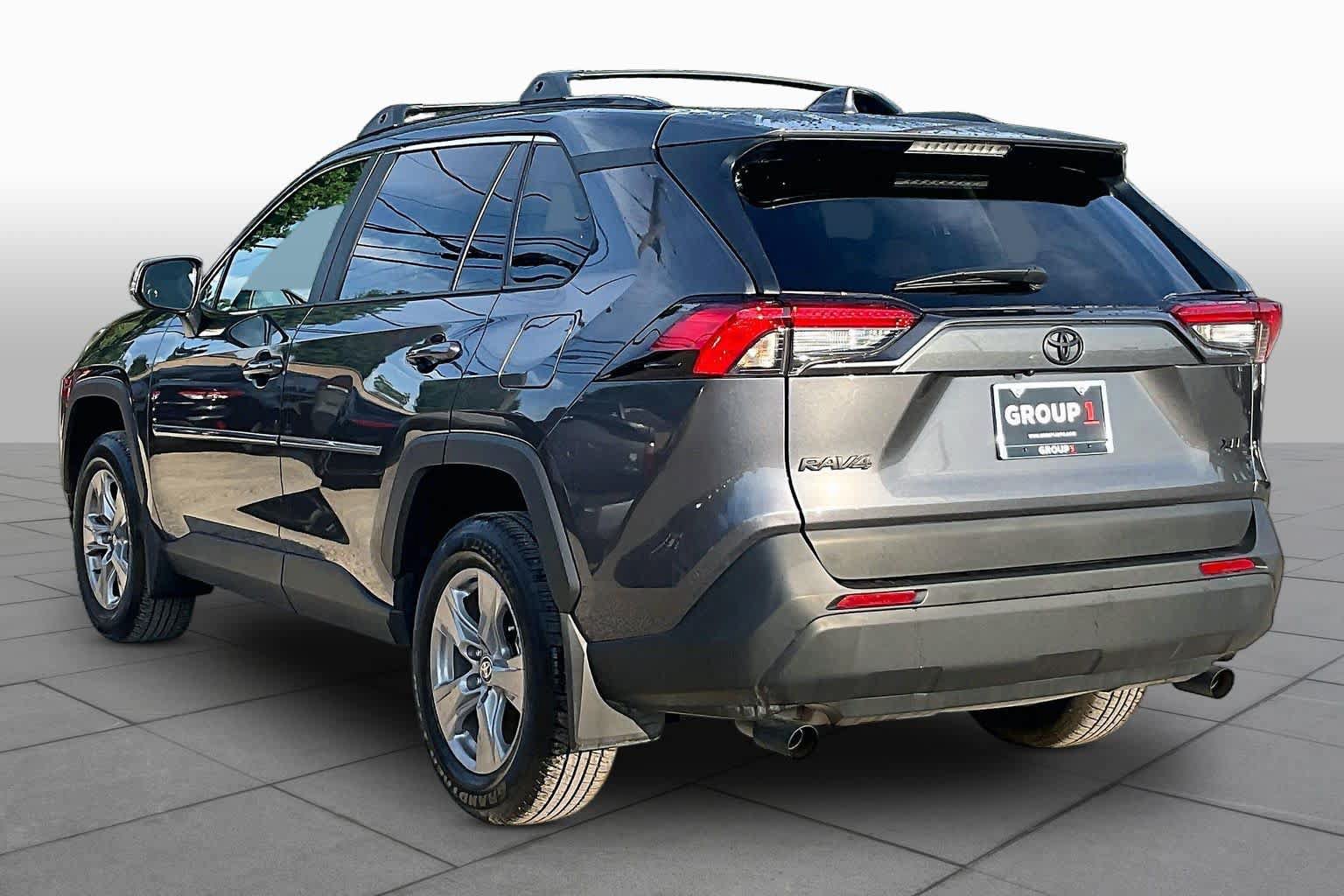 Used 2025 Toyota RAV4 XLE FWD image 12