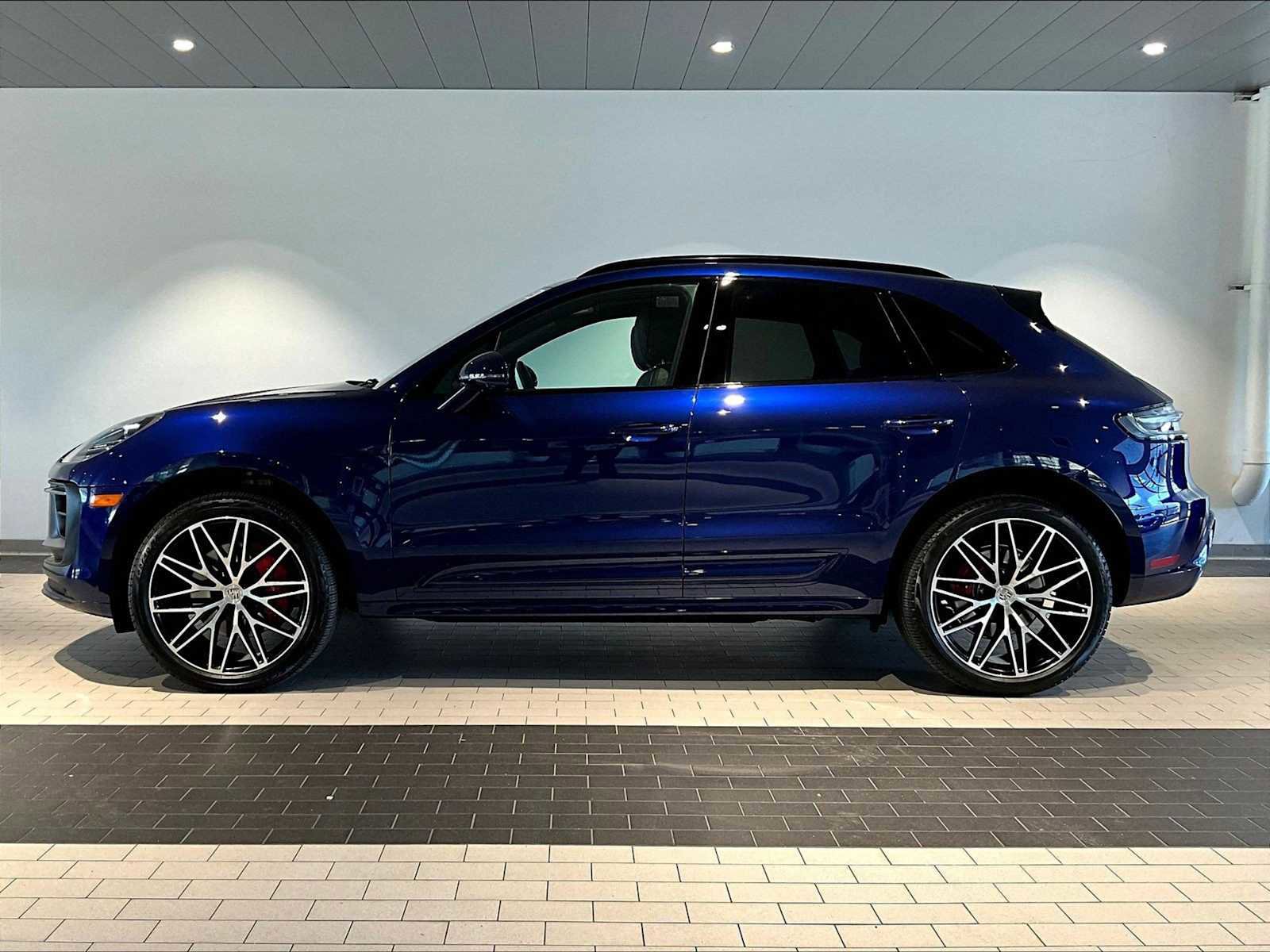 Used 2025 Porsche Macan S image 2