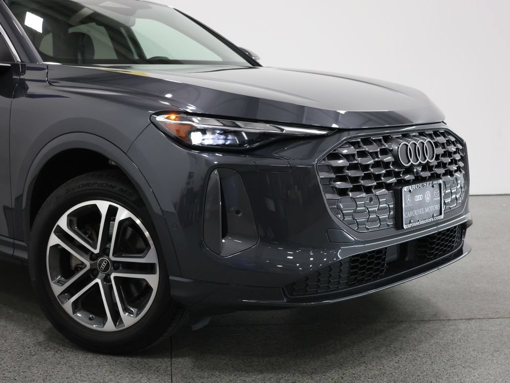 Used 2025 Audi Q5 Premium w/ 19" Wheel Package AWD/4WD image 3