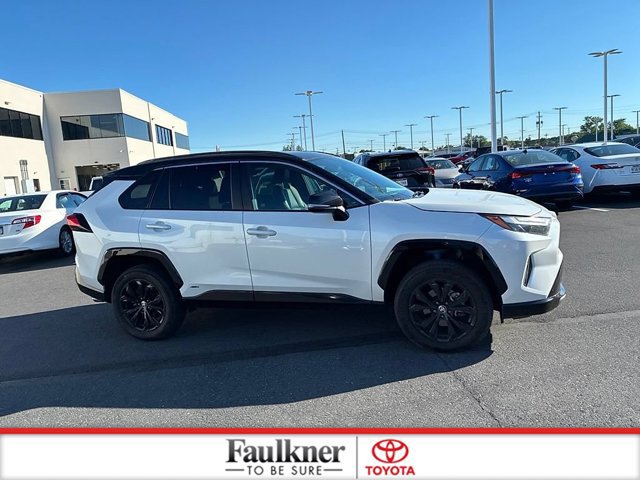 Used 2024 Toyota RAV4 XSE AWD/4WD image 4