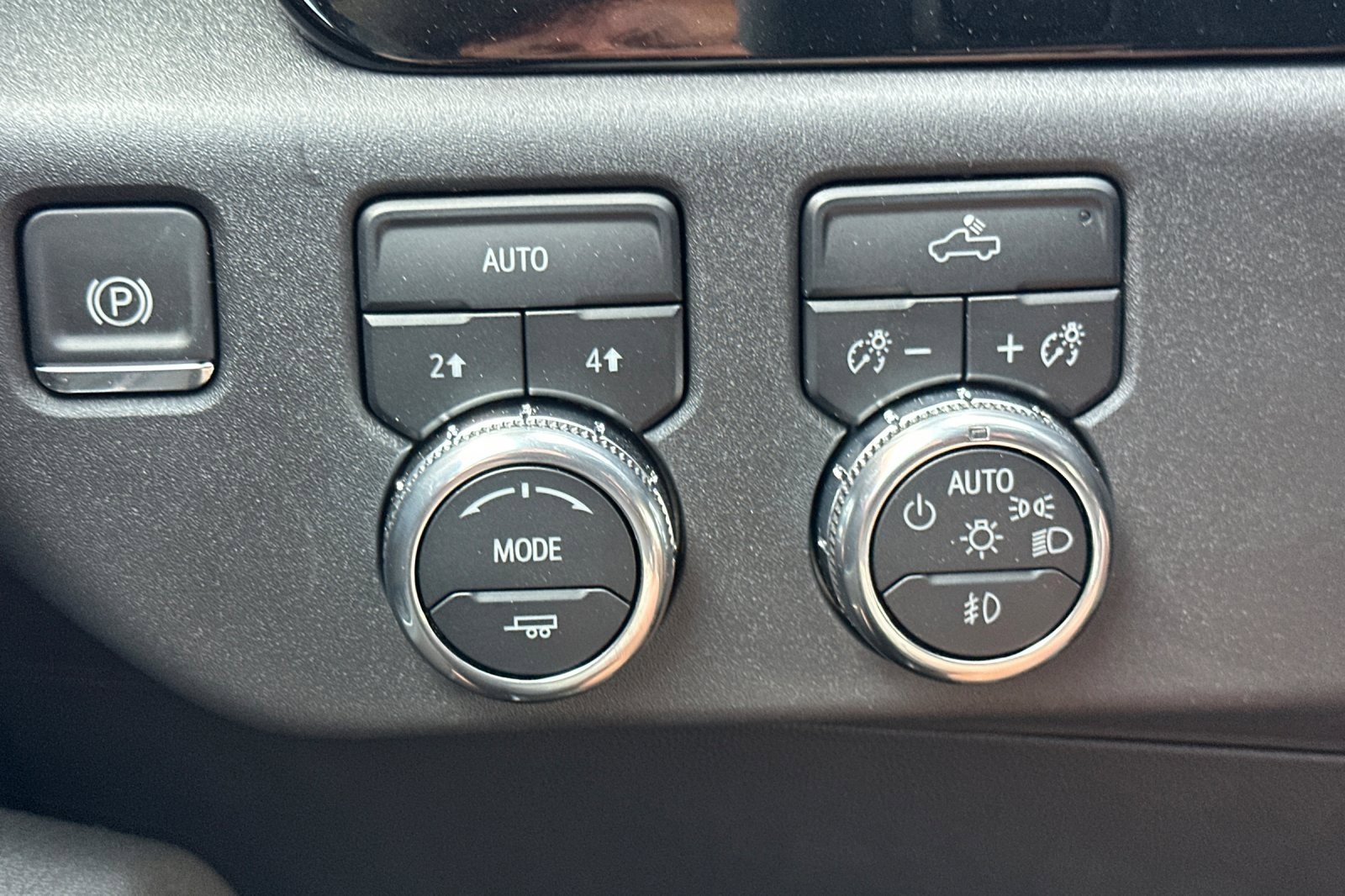 New 2025 GMC Sierra 1500 Elevation image 28