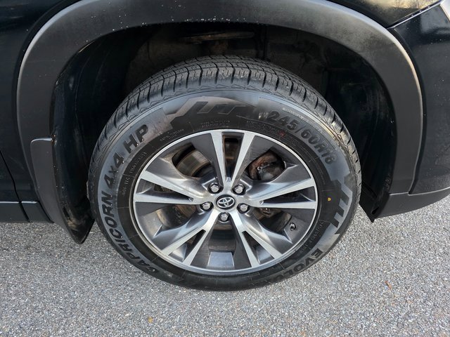 Used 2019 Toyota Highlander LE image 12