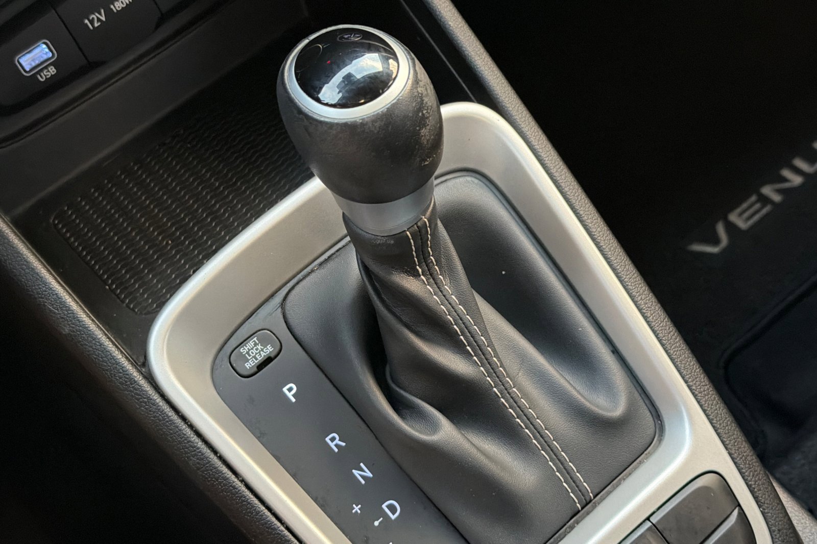 Certified 2023 Hyundai Venue SEL image 28