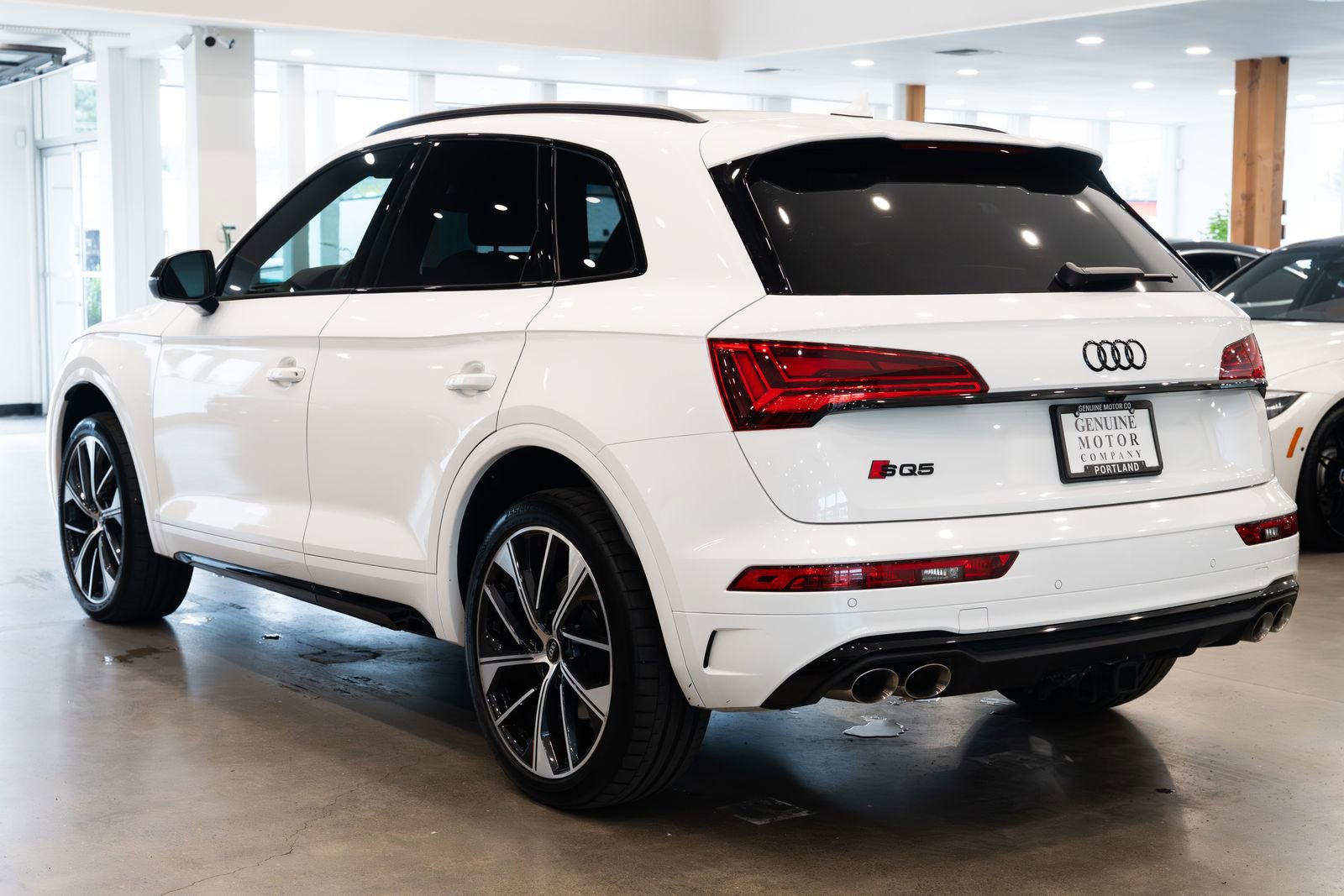 Used 2022 Audi SQ5 Premium Plus w/ Premium Plus Package image 6