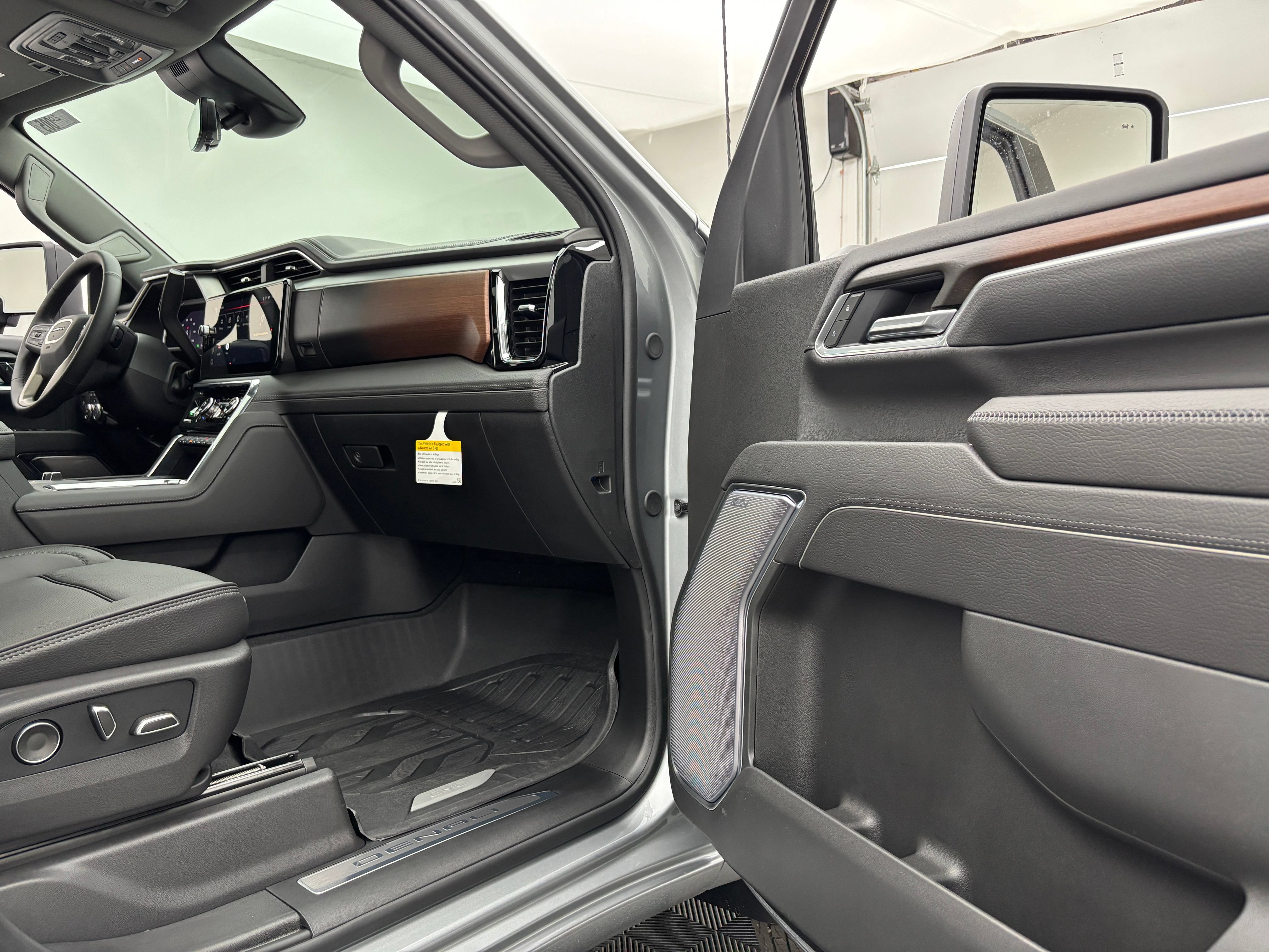 New 2026 GMC Sierra 3500 Denali w/ Denali Reserve Package AWD/4WD image 39