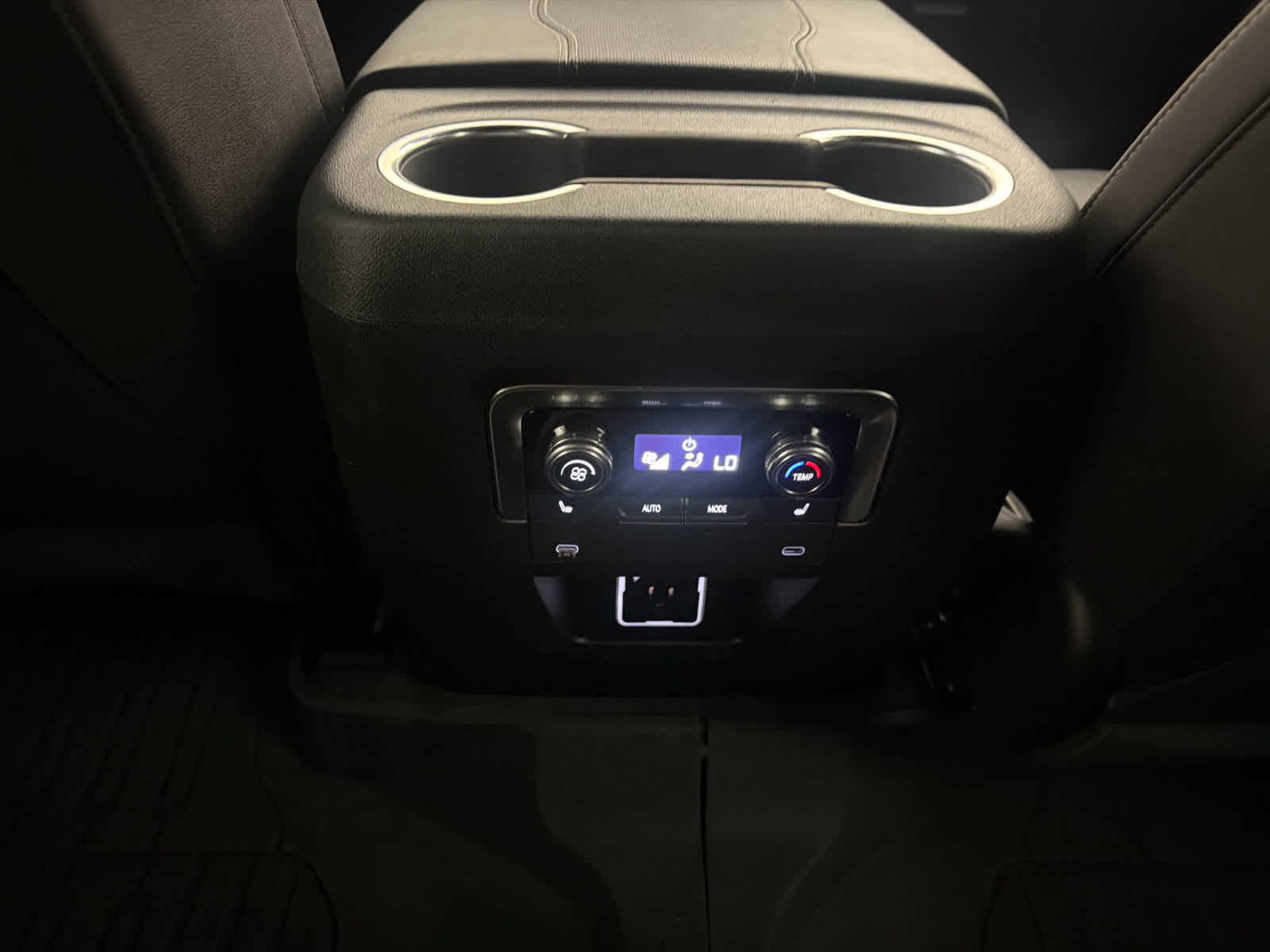 Used 2025 GMC Yukon Elevation w/ LPO, Floor Liner Package AWD/4WD image 22
