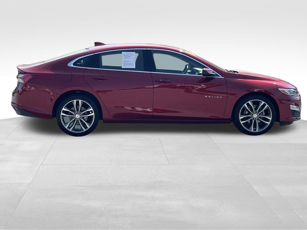 Used 2025 Chevrolet Malibu LT FWD image 2