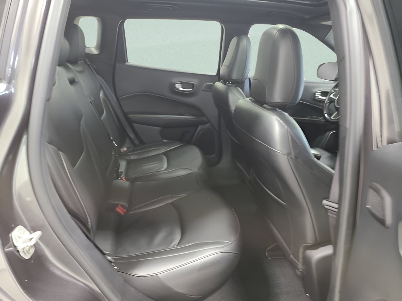 Used 2021 Jeep Compass Latitude w/ Sun and Sound Group AWD/4WD image 16