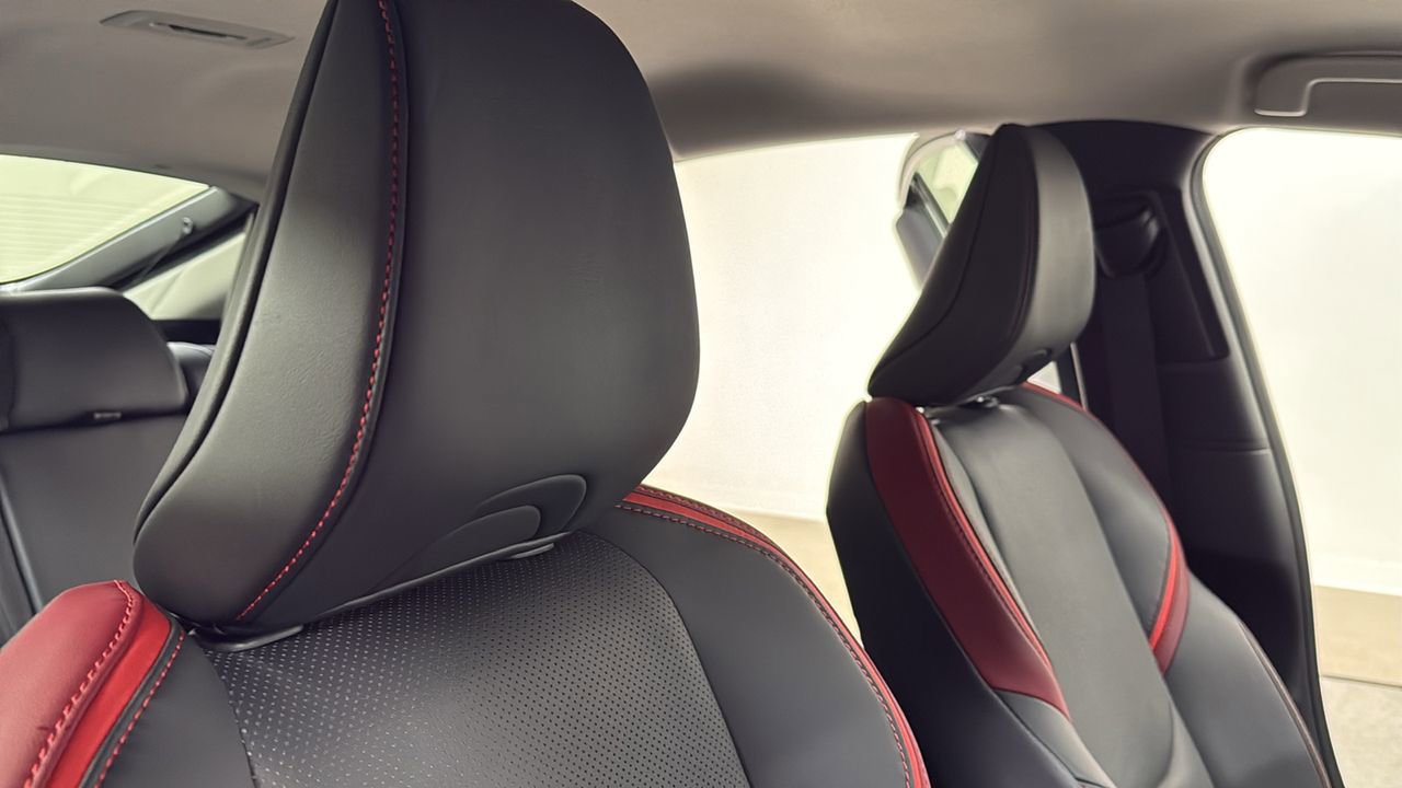 Used 2025 Toyota Prius XSE image 19