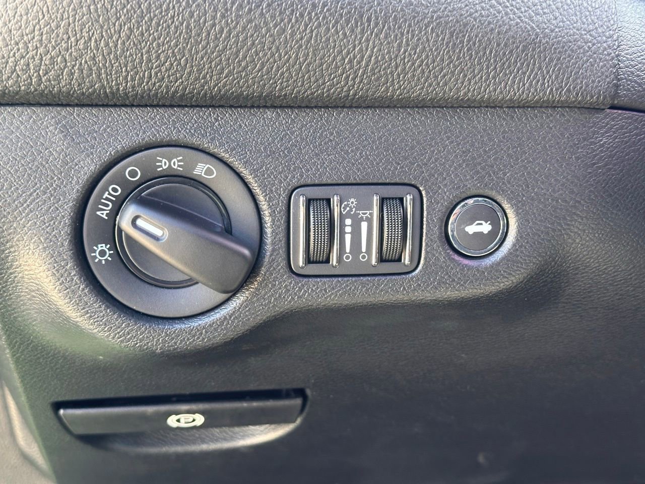 Used 2023 Dodge Challenger R/T w/ Blacktop Package image 24