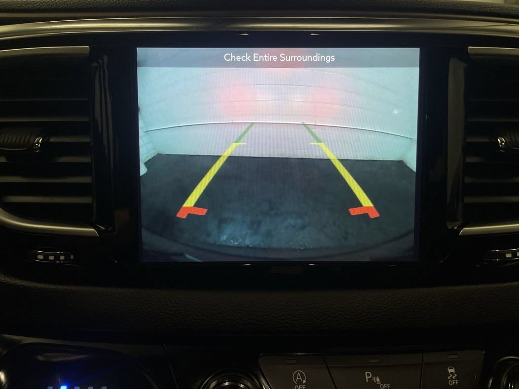 Used 2019 Chrysler Pacifica Touring-L Plus FWD image 9