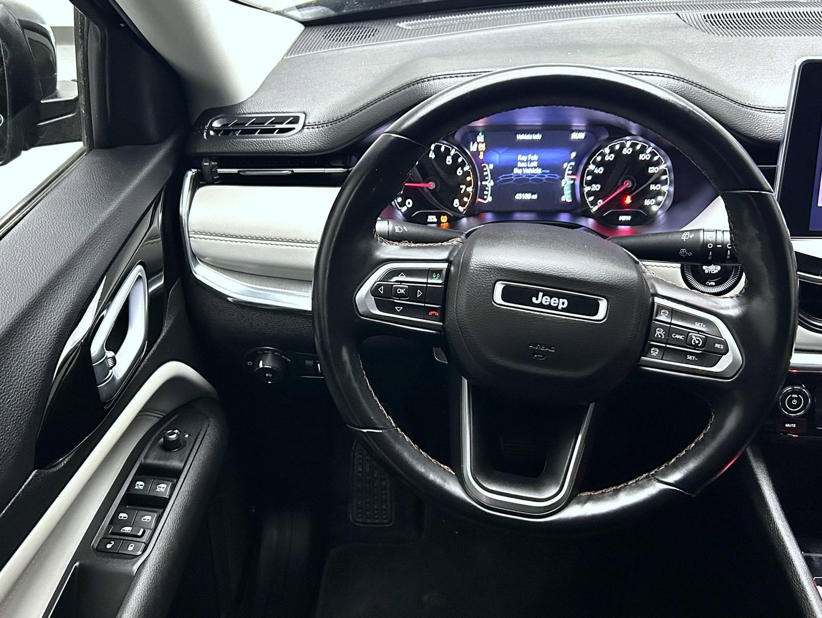 Used 2022 Jeep Compass Limited image 12