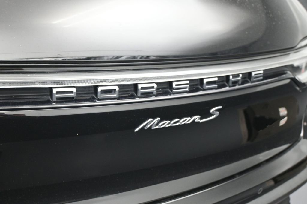 Certified 2024 Porsche Macan S AWD/4WD image 9