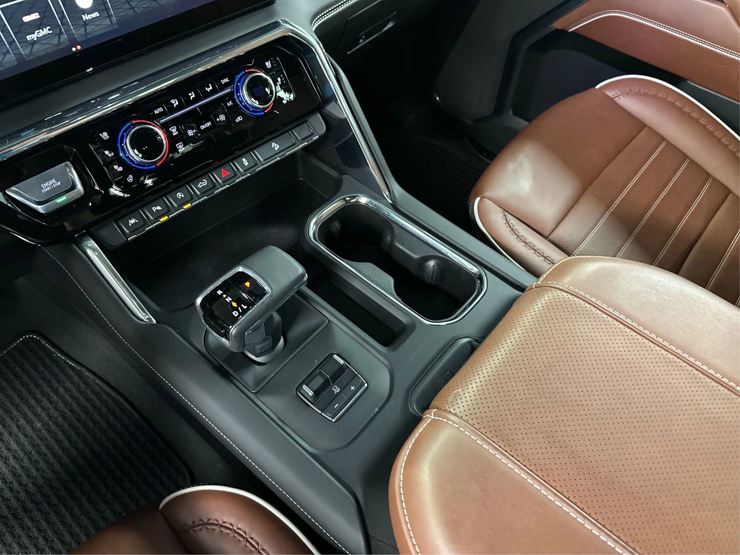 Used 2025 GMC Sierra 1500 Denali Ultimate image 16