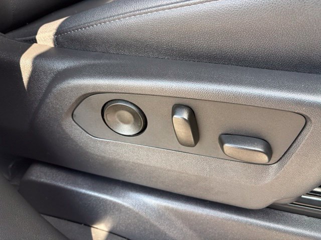 Used 2023 Chevrolet Silverado 1500 LTZ AWD/4WD image 28