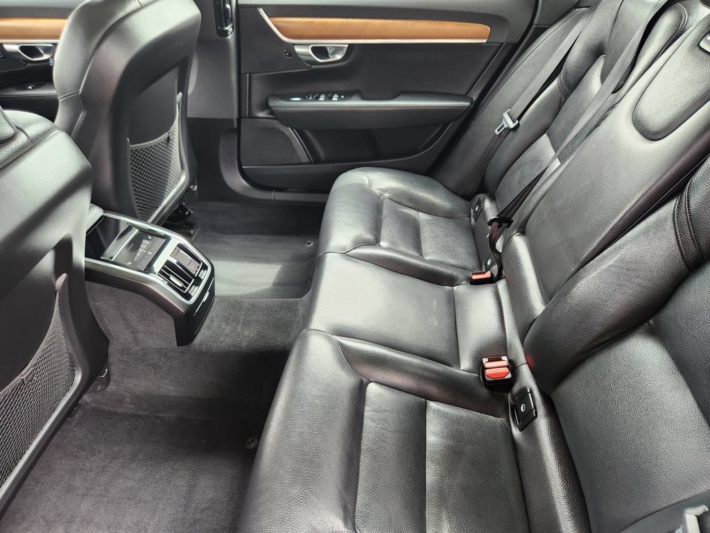 Used 2022 Volvo S90 B6 Momentum AWD/4WD image 19