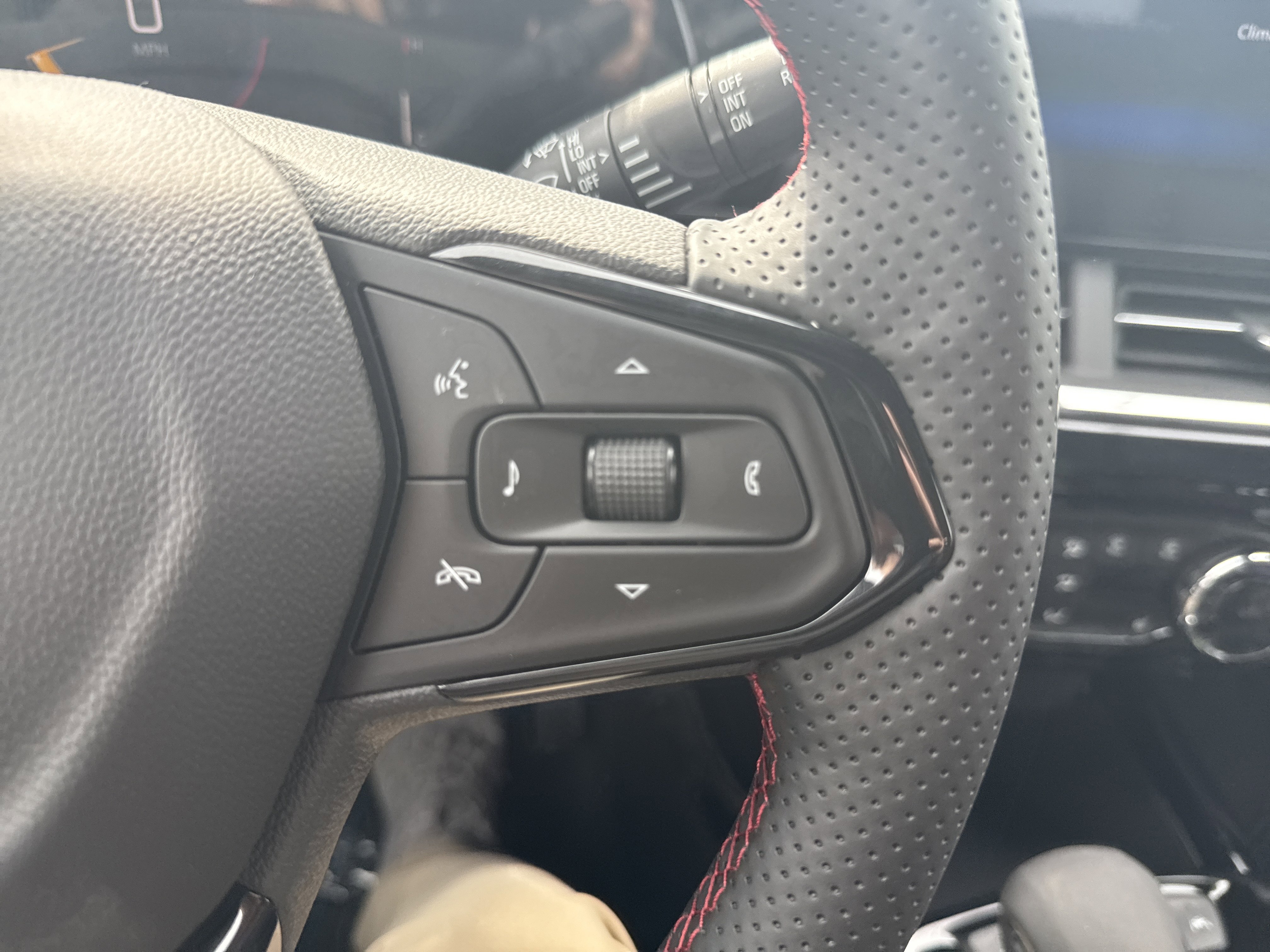 New 2026 Chevrolet Trax RS w/ Driver Confidence Package image 20