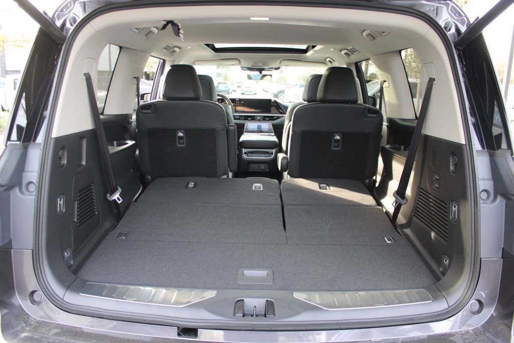 Certified 2025 INFINITI QX80 Pure RWD image 35