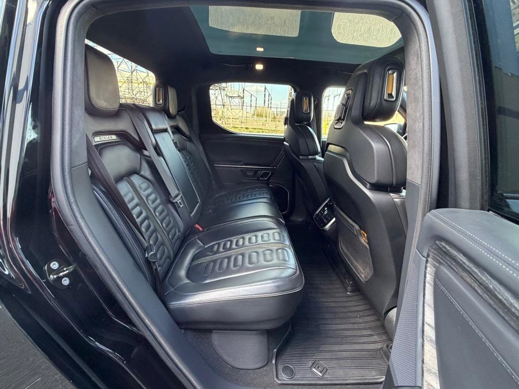 Used 2022 Rivian R1T Adventure image 21