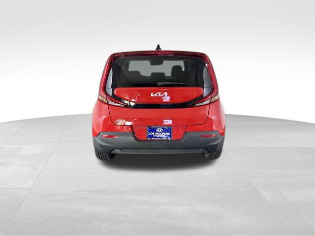 Used 2022 Kia Soul LX w/ Technology Package FWD image 5