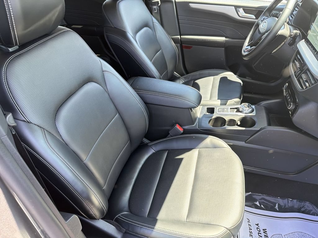 Used 2025 Ford Escape Platinum AWD/4WD image 30