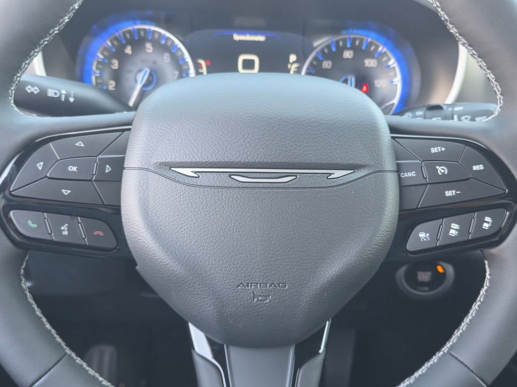 New 2027 Chrysler Pacifica Limited w/ Family Tech Group FWD image 21