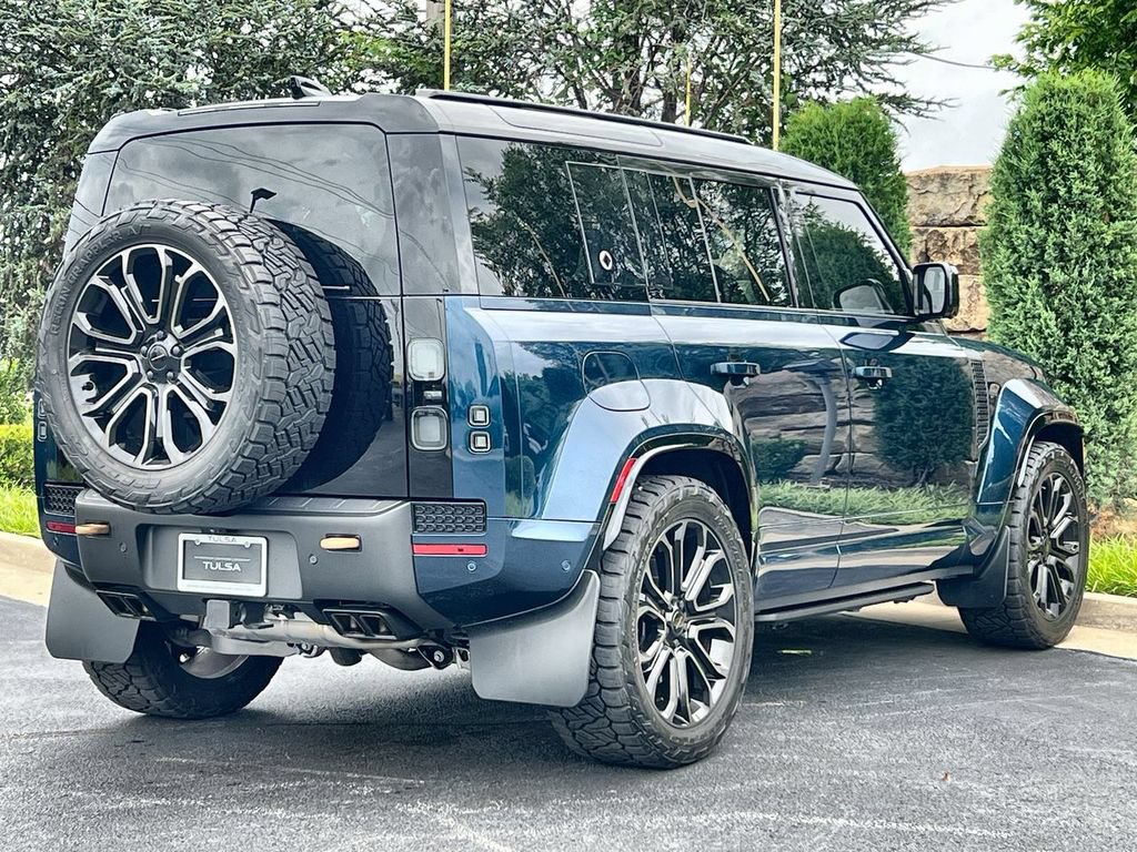 Certified 2026 Land Rover Defender 110 OCTA AWD/4WD image 5