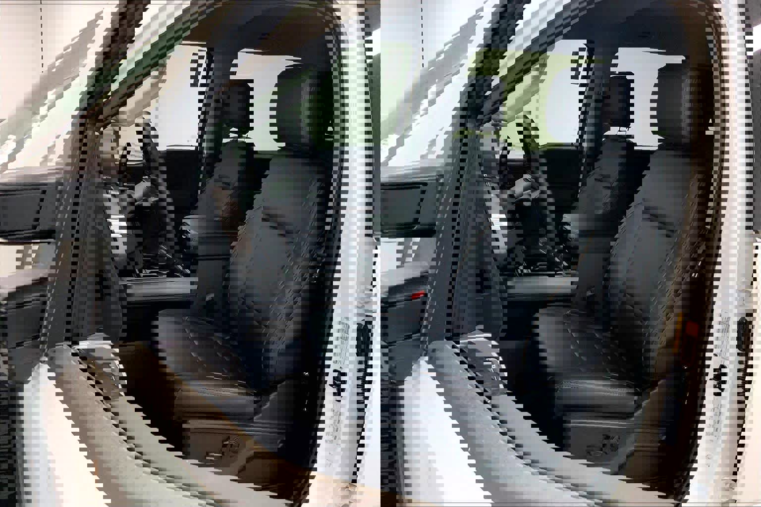 New 2026 Ford F250 Lariat w/ Black Appearance Package image 8