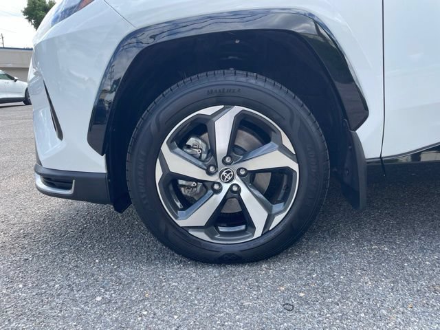 Used 2022 Toyota RAV4 SE w/ Weather & Moonroof Package AWD/4WD image 24