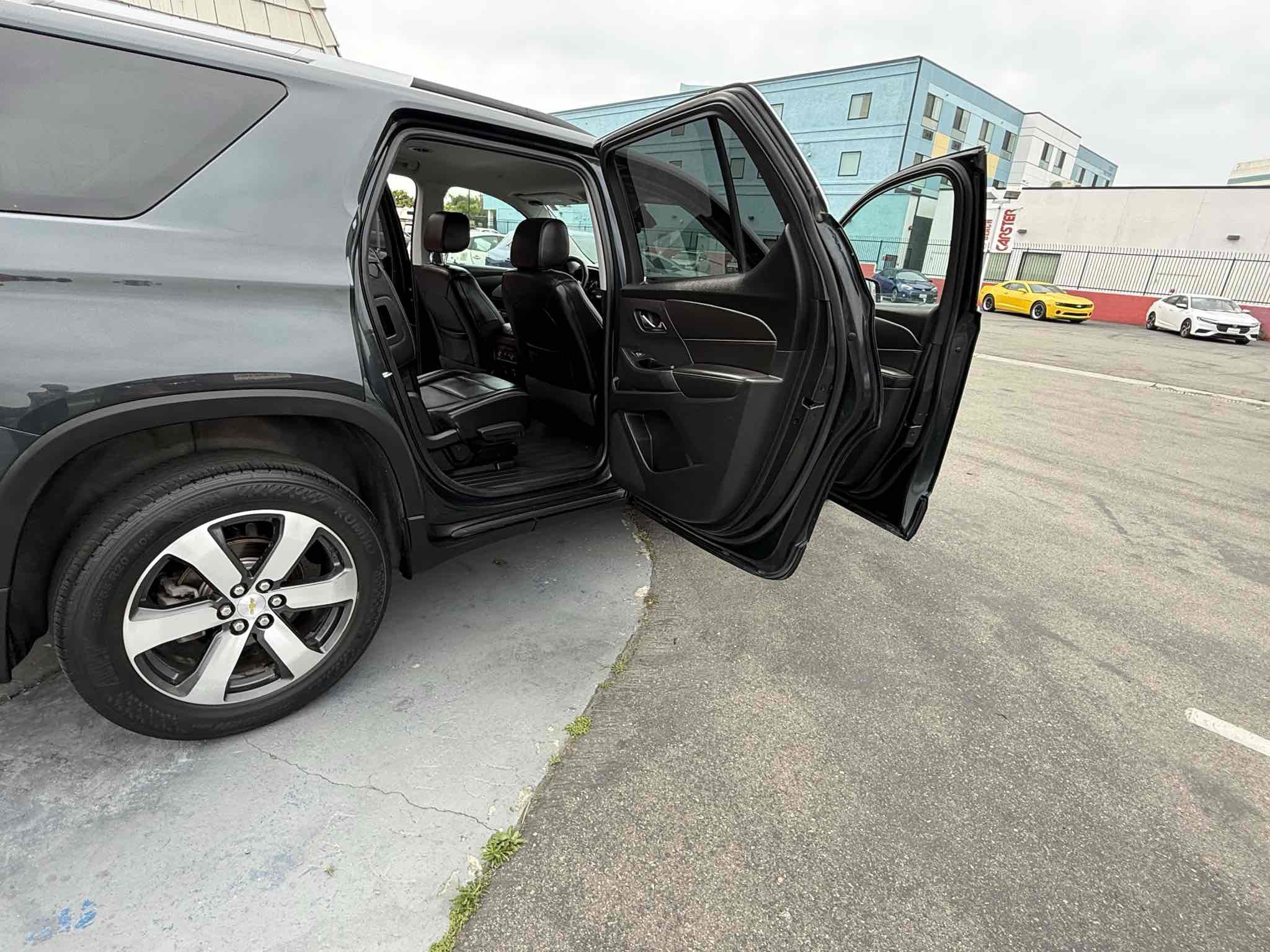 Used 2018 Chevrolet Traverse LT image 23