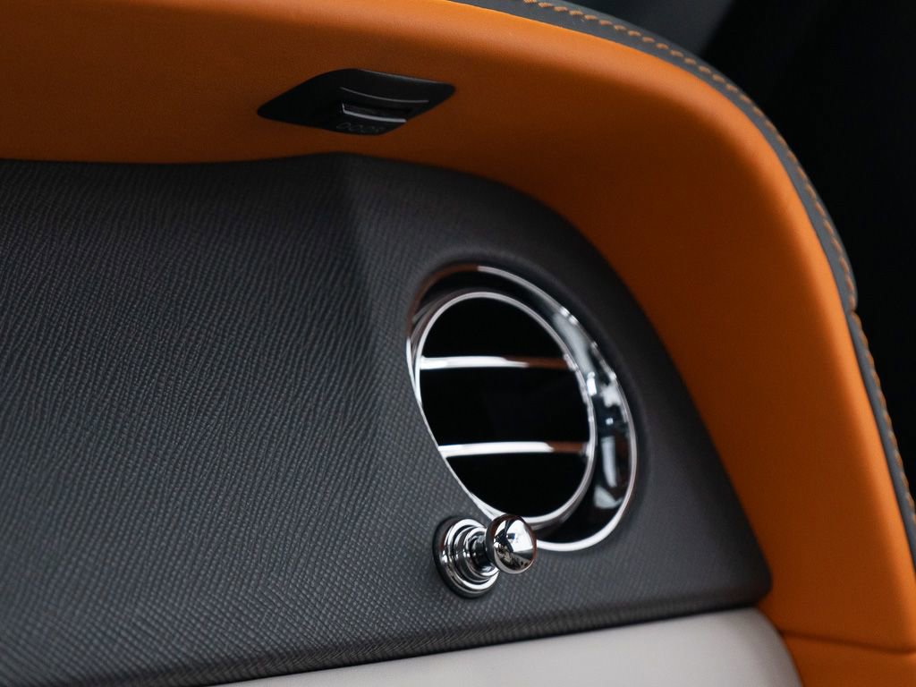 Certified 2023 Rolls-Royce Cullinan w/ Dark Exterior Package AWD/4WD image 48