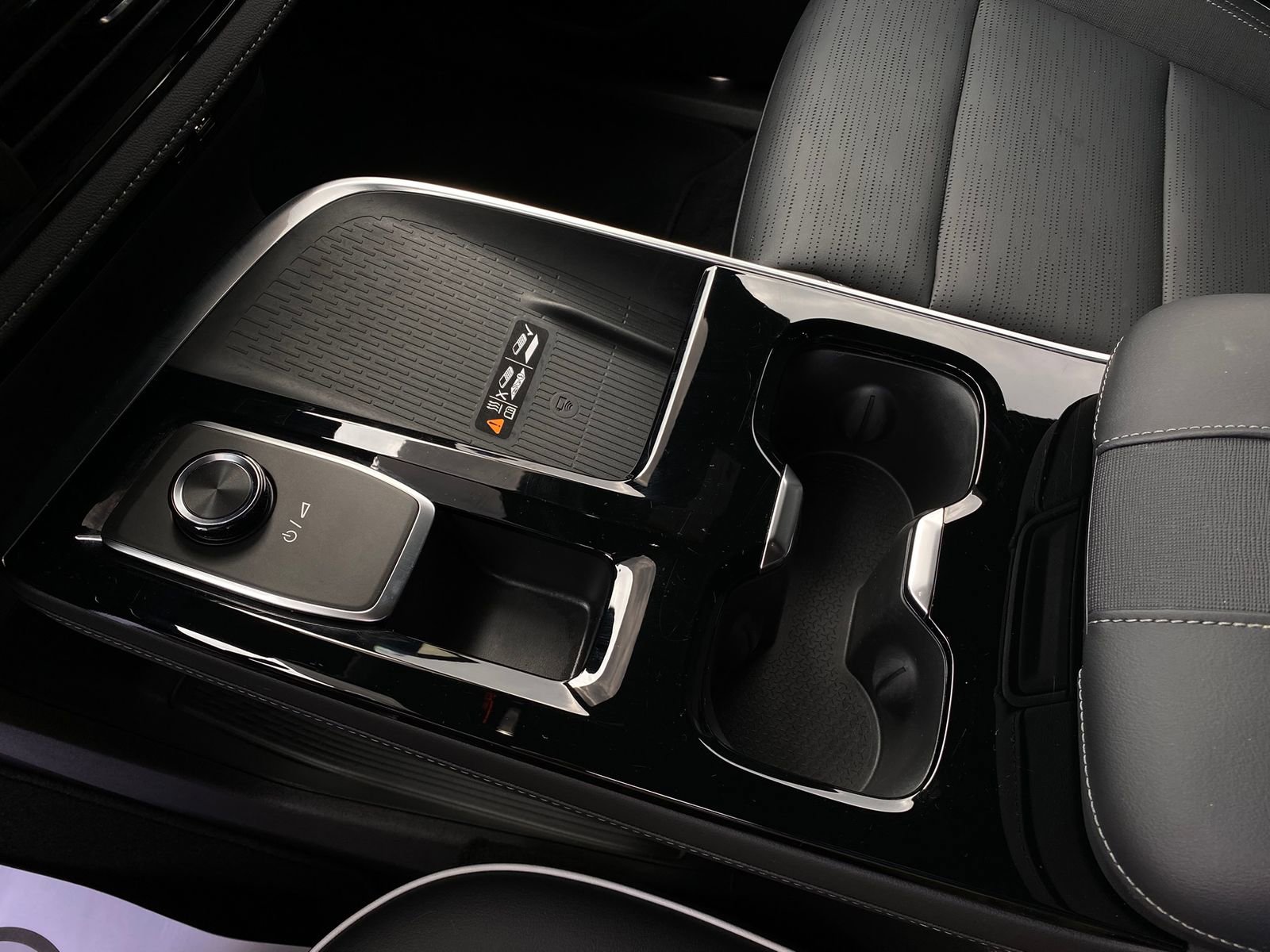 Used 2025 Buick Enclave Sport Touring FWD image 18