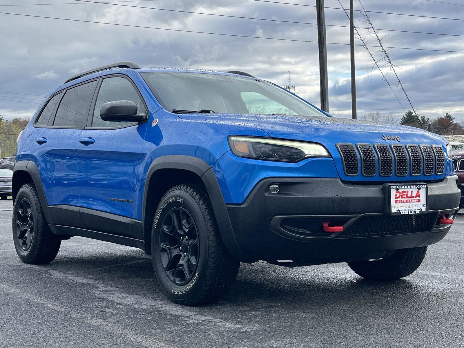 Used 2020 Jeep Cherokee Trailhawk AWD/4WD image 3