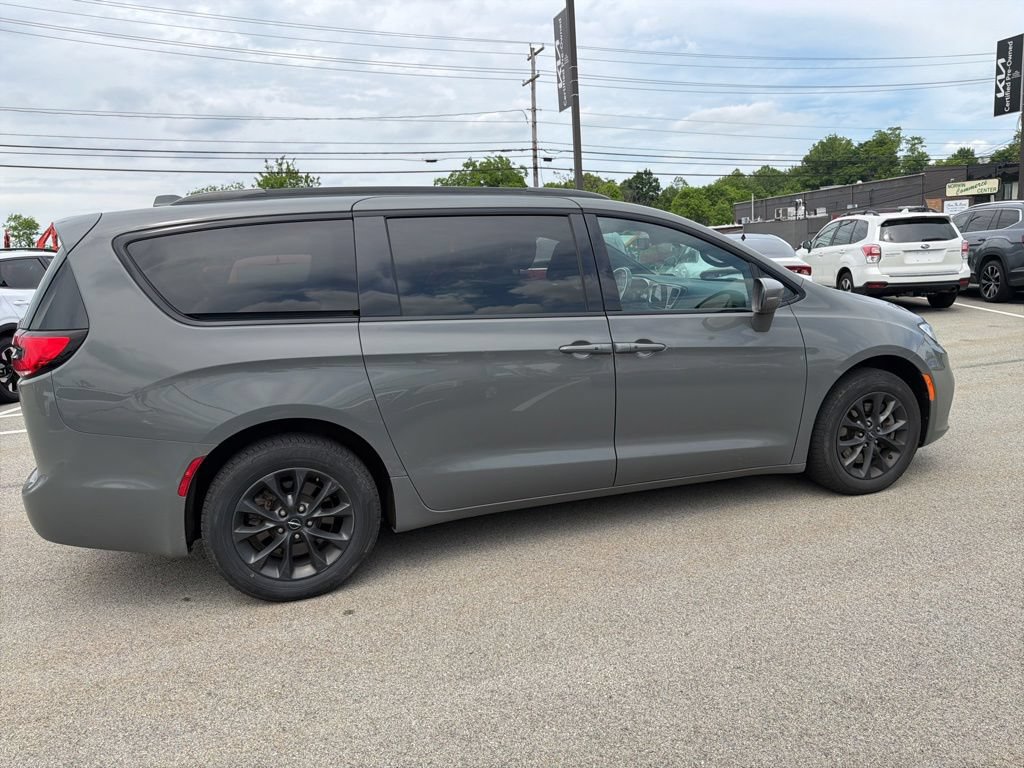 Used 2021 Chrysler Pacifica Limited w/ S Appearance Package AWD/4WD image 8