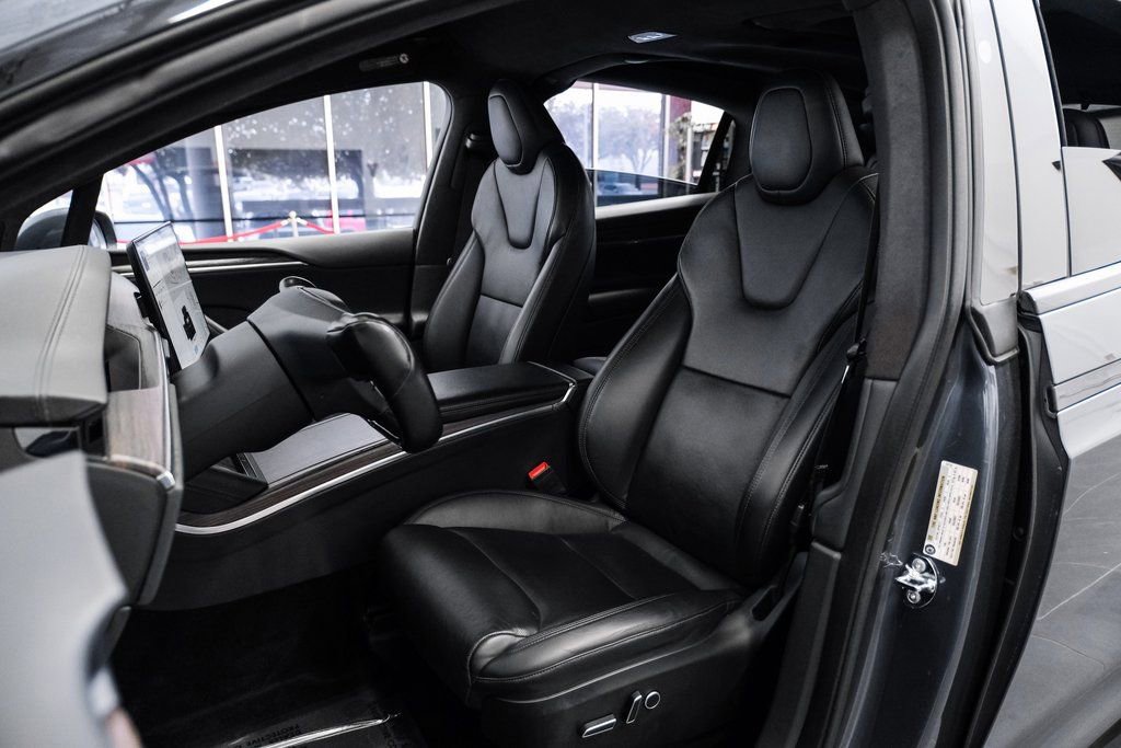 Used 2022 Tesla Model X image 33