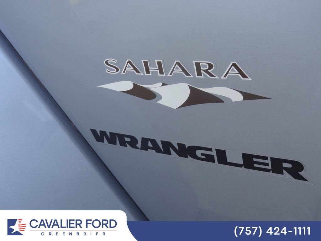 Used 2016 Jeep Wrangler Sahara w/ Connectivity Group AWD/4WD image 36