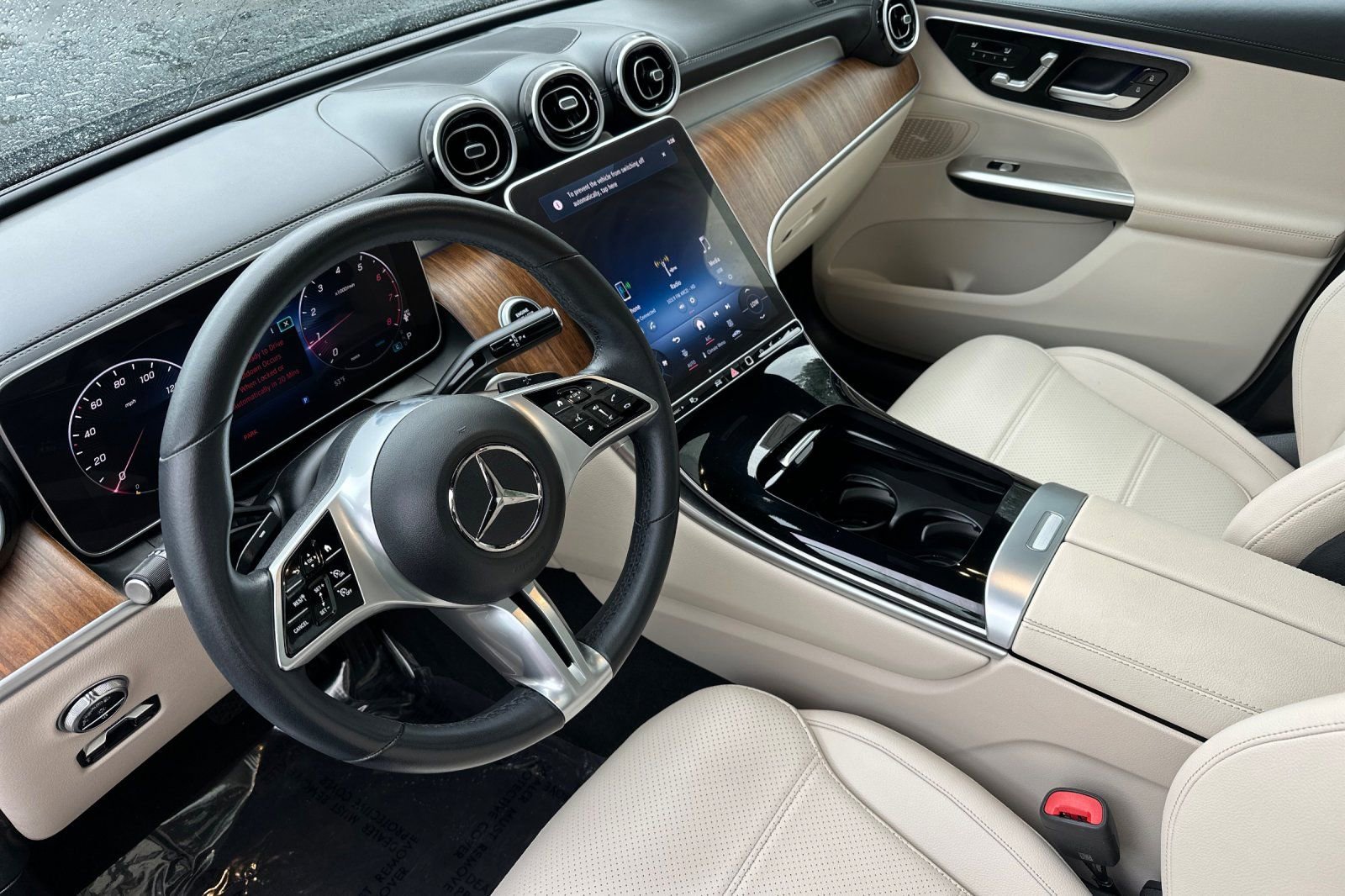 Used 2024 Mercedes-Benz GLC 300 image 10